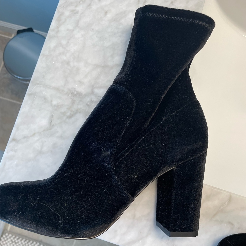 Velvet booties - Picture 2 of 4